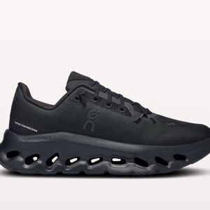 On Sneakers - Cloudtilt Women’s size 9